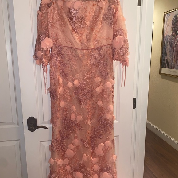 Marchesa Norte Pink 3D flower gown size 16 - Picture 4 of 7